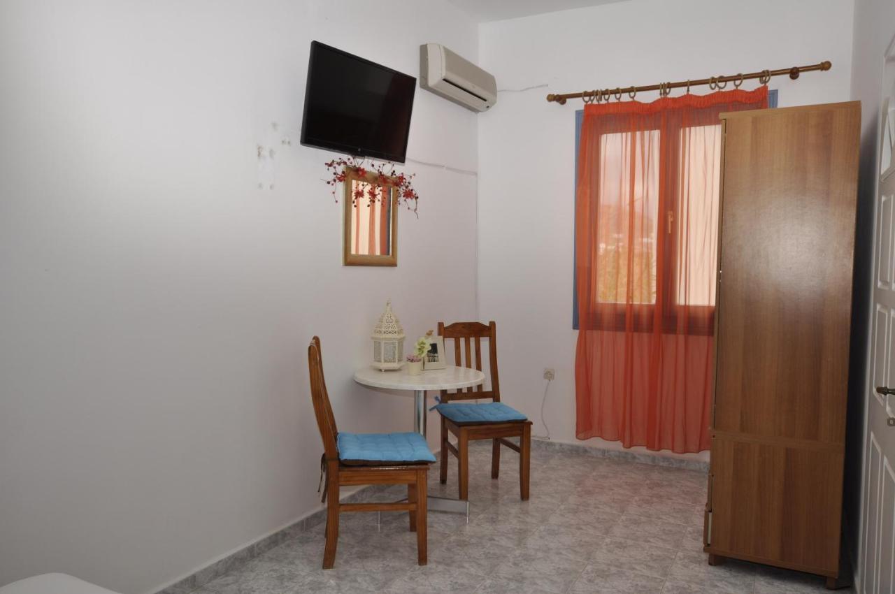 Manos Apartments Mégas Yialós-Nítes Oda fotoğraf