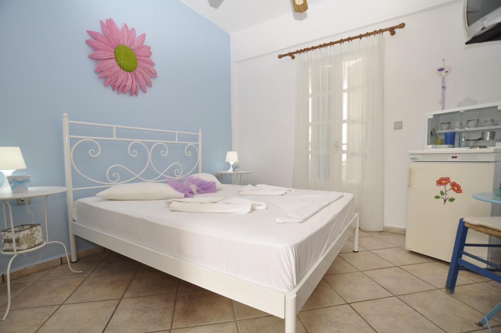 Manos Apartments Mégas Yialós-Nítes Oda fotoğraf